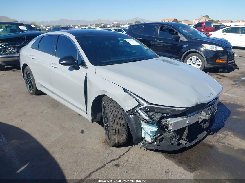 2025 Kia K5 VIN KNAG64J74S5321722 IAAI salvage auction — RIGHT FRONT, Salvage Title, sold $9,500 on 2026-08-01 (photo 1)