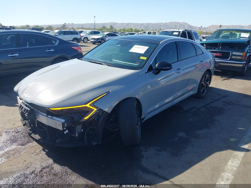 2025 Kia K5 VIN KNAG64J74S5321722 IAAI salvage auction — RIGHT FRONT, Salvage Title, sold $9,500 on 2026-08-01 (photo 2)