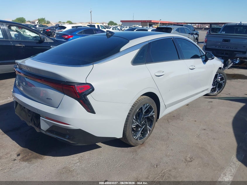 2025 Kia K5 VIN KNAG64J74S5321722 IAAI salvage auction — RIGHT FRONT, Salvage Title, sold $9,500 on 2026-08-01 (photo 4)