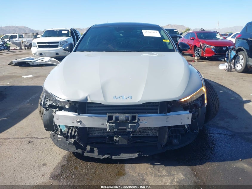 2025 Kia K5 VIN KNAG64J74S5321722 IAAI salvage auction — RIGHT FRONT, Salvage Title, sold $9,500 on 2026-08-01 (photo 6)
