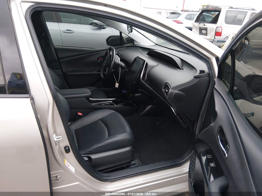 2017 Toyota Prius VIN JTDKARFP3H3067202 IAAI salvage auction — SIDE, Salvage Title, sold $5,500 on 2026-07-19 (photo 5)
