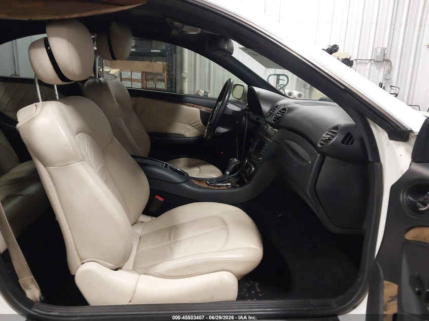 2007 Mercedes-benz Clk-klasse VIN WDBTJ56H17F208916 IAAI salvage auction — FRONT & REAR, Salvage (Iowa), sold $425 on 2026-08-04 (photo 5)