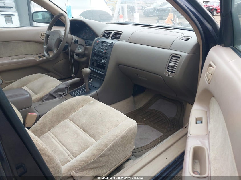 1998 Nissan Maxima VIN JN1CA21D5WT608971 IAAI salvage auction — NORMAL WEAR, Clear (Washington), sold $250 on 2026-07-14 (photo 5)