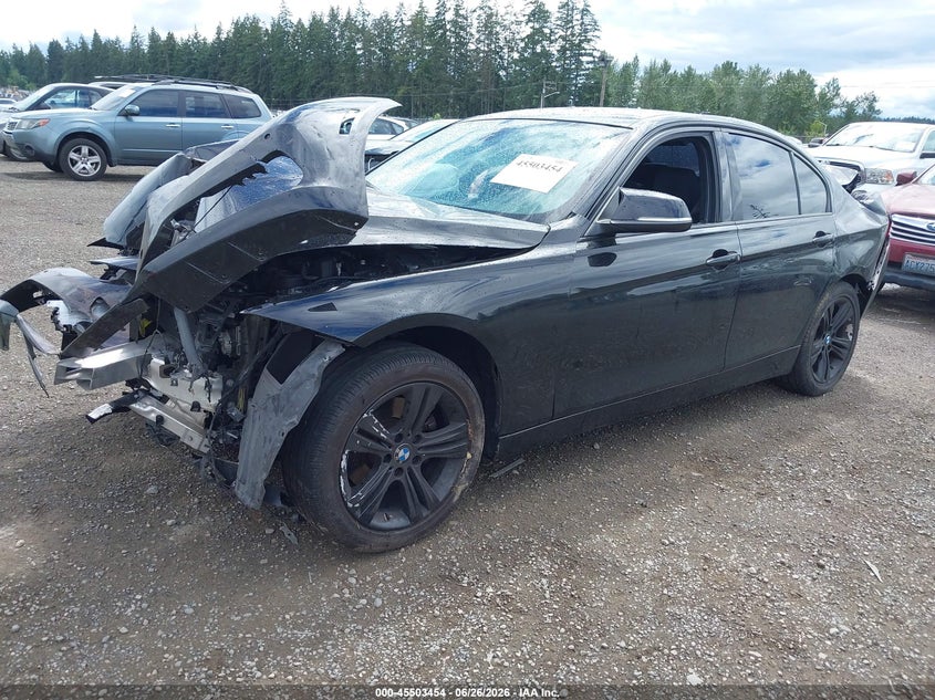 2017 BMW 3er VIN WBA8B9G33HNU56636 IAAI salvage auction — FRONT & REAR, Wait Title, sold $425 on 2026-08-19 (photo 2)