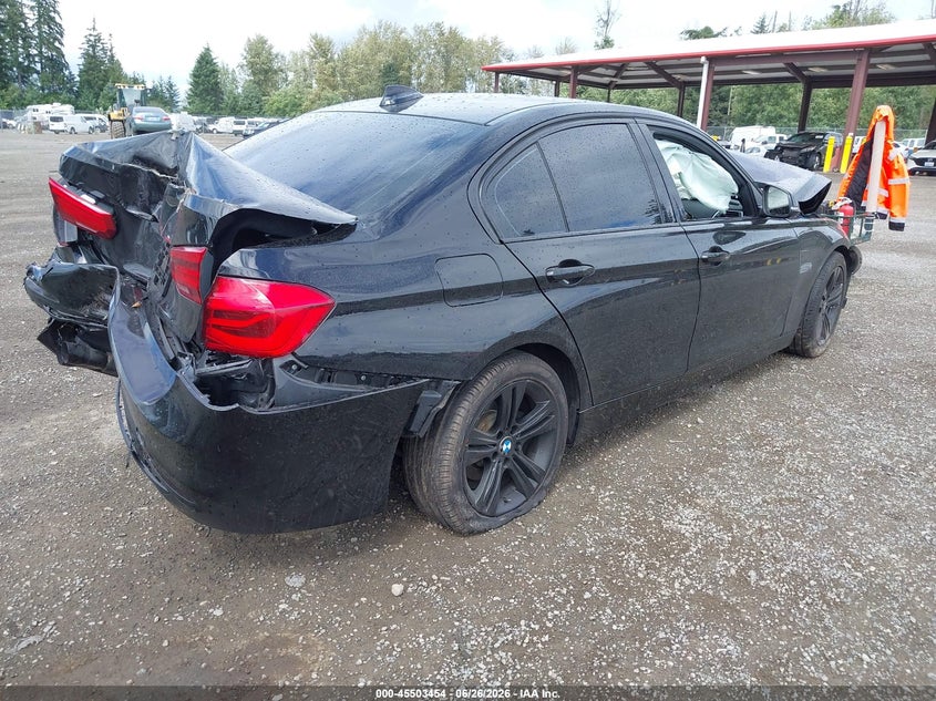 2017 BMW 3er VIN WBA8B9G33HNU56636 IAAI salvage auction — FRONT & REAR, Wait Title, sold $425 on 2026-08-19 (photo 4)