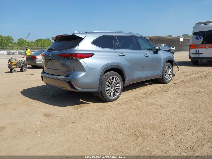 2022 Toyota Highlander VIN 5TDEBRCHXNS087481 IAAI salvage auction — Front End, Clear, sold $22,000 on 2026-08-19 (photo 4)