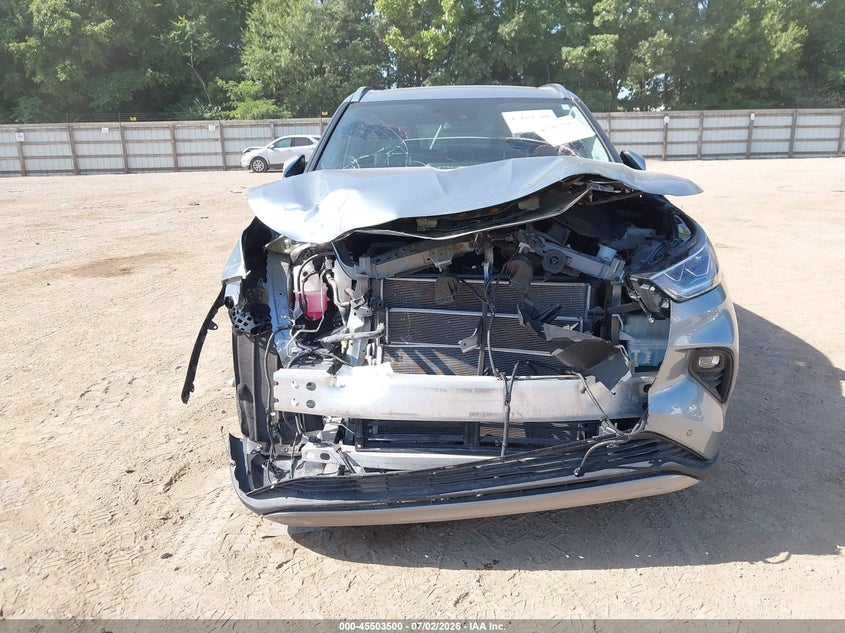 2022 Toyota Highlander VIN 5TDEBRCHXNS087481 IAAI salvage auction — Front End, Clear, sold $22,000 on 2026-08-19 (photo 6)