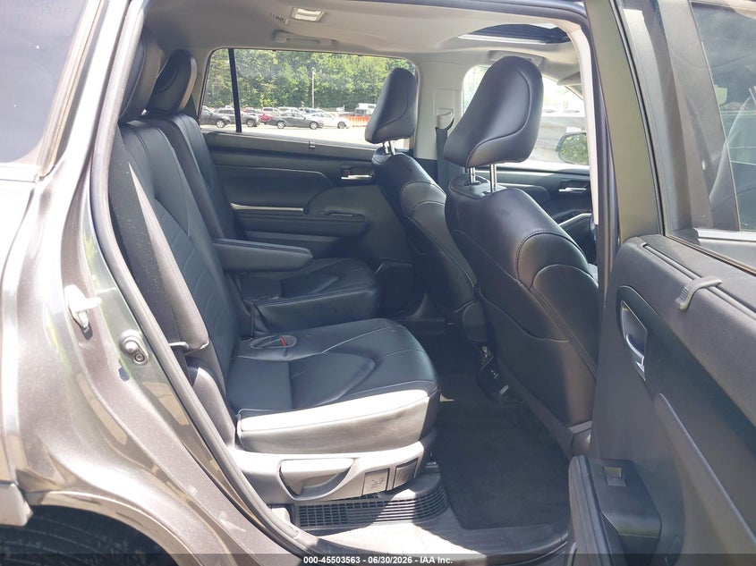 2023 Toyota Highlander VIN 5TDKBRCH7PS123861 IAAI salvage auction — REAR END, Salvage - Greater Than 75% (Maryland), sold $17,000 on 2026-07-22 (photo 8)