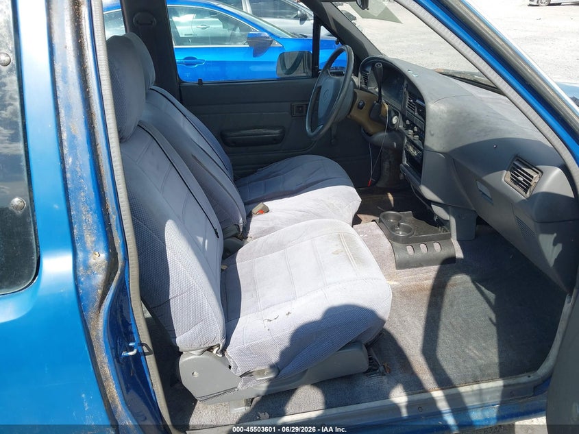 1992 Toyota Pickup VIN JT4RN93P6N5061045 IAAI salvage auction — NORMAL WEAR, Clear (South Carolina), sold $2,500 on 2026-07-28 (photo 5)