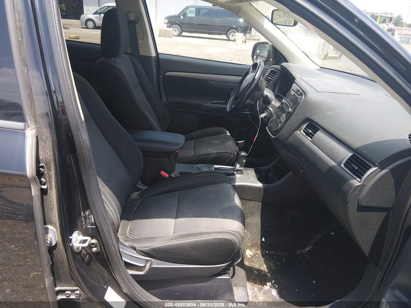 2016 Mitsubishi Outlander VIN JA4AD2A31GZ000148 IAAI salvage auction — NORMAL WEAR, Salvage Title, sold $2,425 on 2026-07-29 (photo 5)