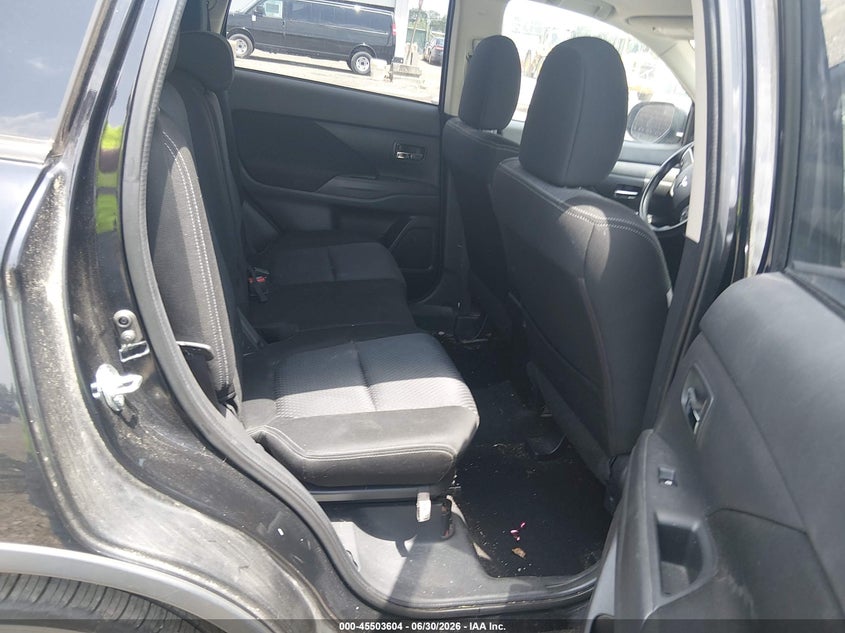 2016 Mitsubishi Outlander VIN JA4AD2A31GZ000148 IAAI salvage auction — NORMAL WEAR, Salvage Title, sold $2,425 on 2026-07-29 (photo 8)