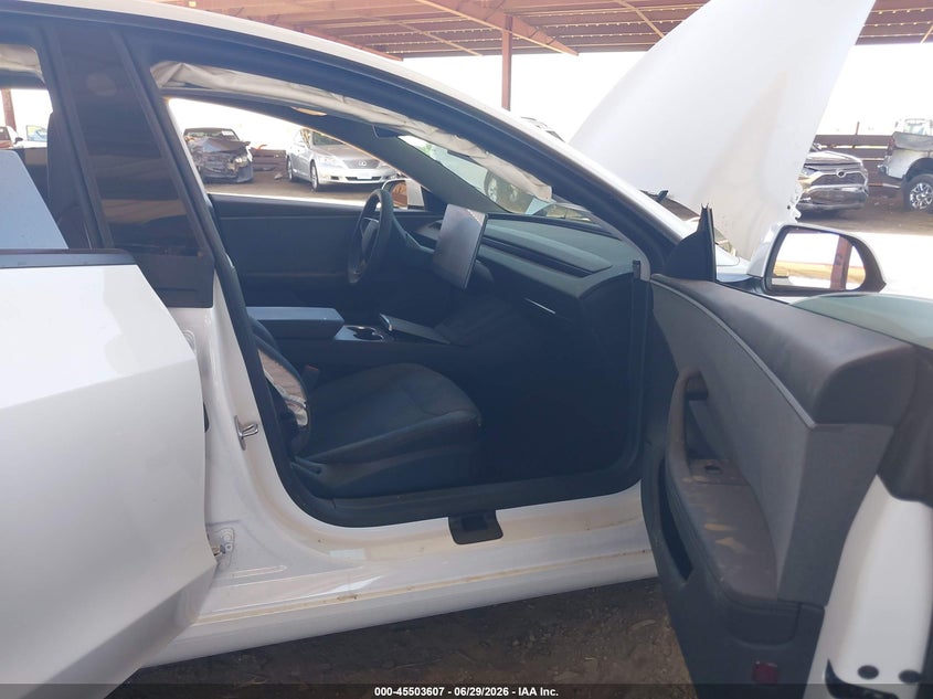 2026 Tesla Model 3 VIN 5YJ3E1EA4TF168039 IAAI salvage auction — RIGHT FRONT, Salvage (Arizona), sold $15,975 on 2026-08-29 (photo 5)