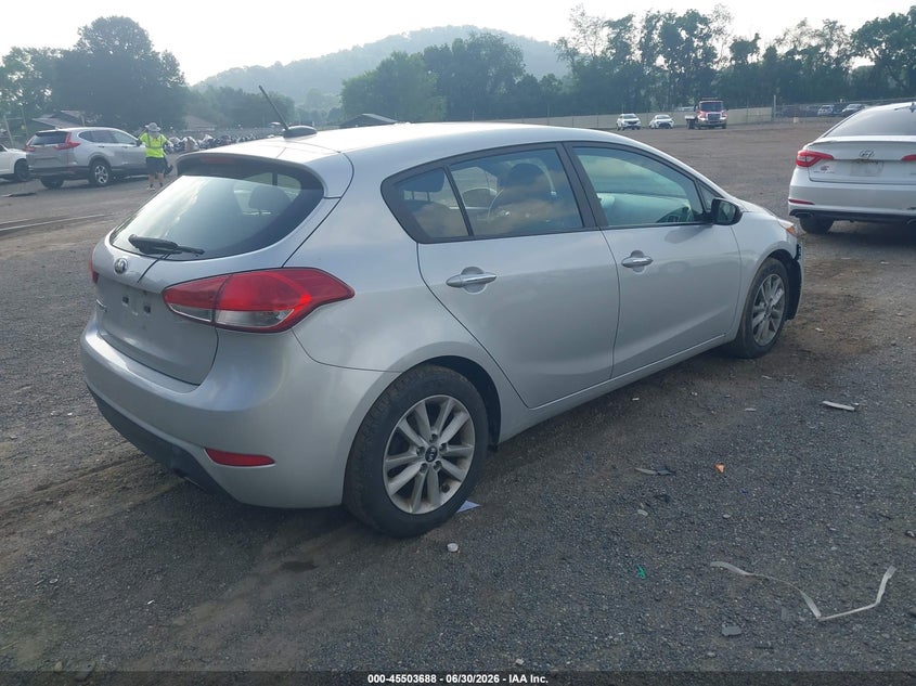 2017 Kia Forte VIN KNAFK5A86H5669231 IAAI salvage auction — SIDE, Salvage (Ohio), sold $25 on 2026-07-27 (photo 4)