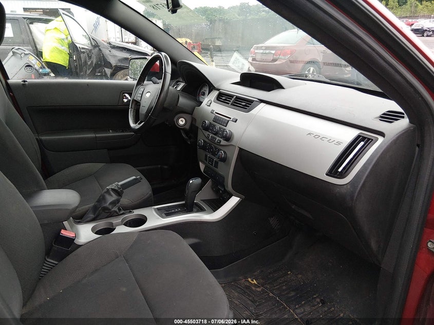 2010 Ford Focus VIN 1FAHP3GN7AW285592 IAAI salvage auction — SIDE, Salvage (Pennsylvania), sold $200 on 2026-07-10 (photo 5)