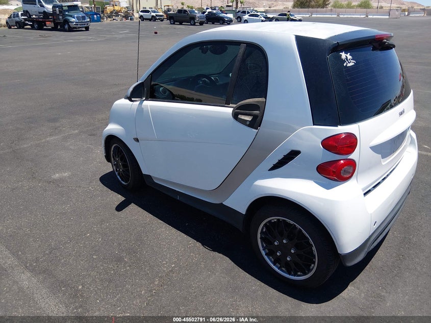 2013 Smart Fortwo VIN WMEEJ3BAXDK697375 IAAI salvage auction — NORMAL WEAR, Clear (Nevada), sold $500 on 2026-08-07 (photo 3)