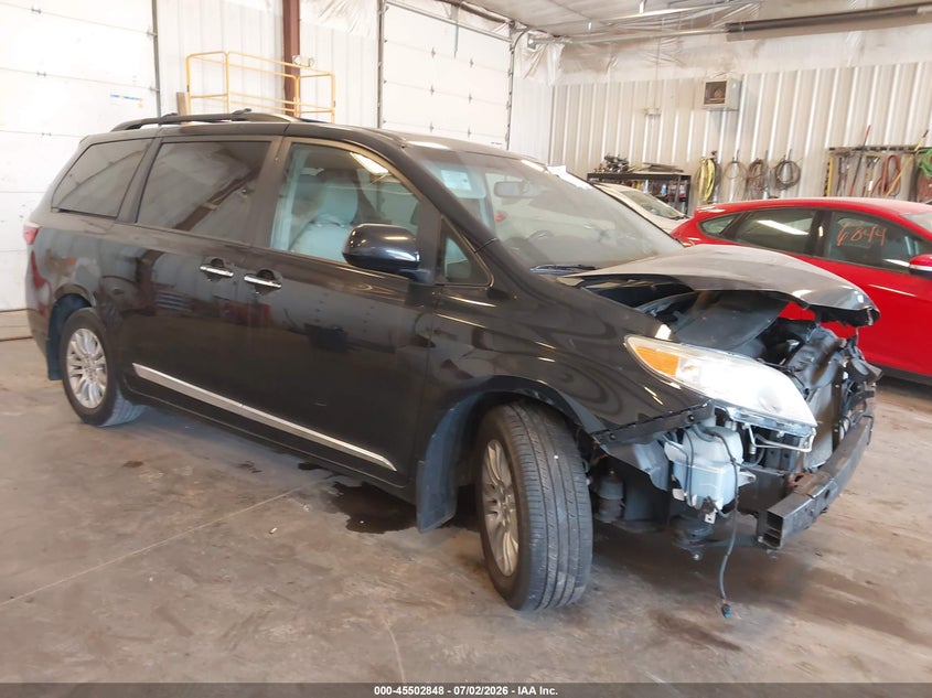 2016 Toyota Sienna VIN 5TDYK3DC5GS720839 IAAI salvage auction — FRONT END, Clear (Michigan), sold $2,850 on 2026-07-28 (photo 1)