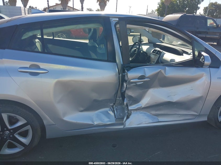 2017 Toyota Prius VIN JTDKARFU7H3050831 IAAI salvage auction — SIDE, Salvage (California), sold $25 on 2026-07-21 (photo 6)