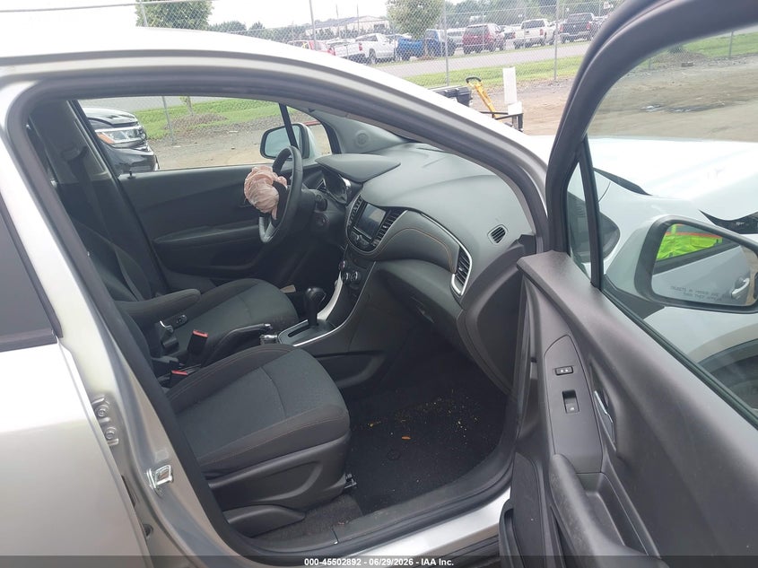2020 Chevrolet Trax VIN KL7CJKSB2LB038310 IAAI salvage auction — FRONT END, Salvage (Virginia), sold $1,000 on 2026-07-28 (photo 5)
