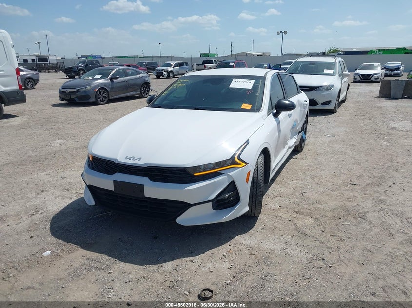 2022 Kia K5 VIN 5XXG64J25NG151197 IAAI salvage auction — LEFT SIDE, Wait Title, sold $8,075 on 2026-08-19 (photo 2)