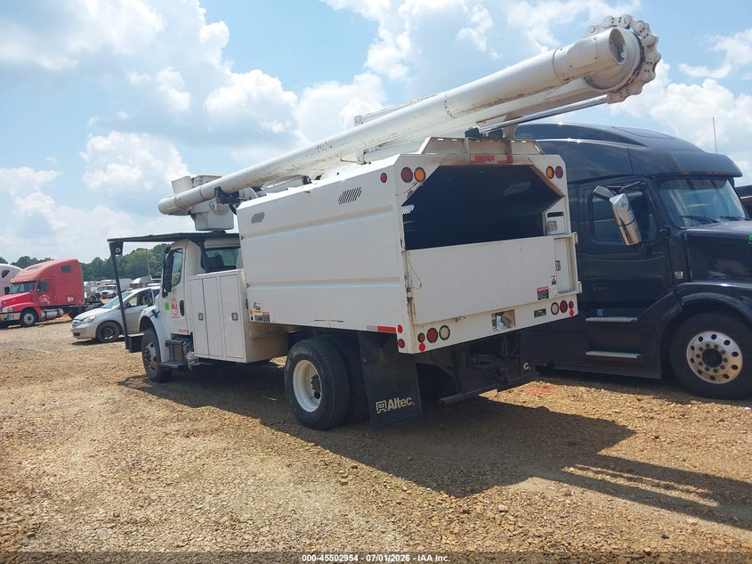 2017 Freightliner M2 106 VIN 1FVACXDT0HHHX6433 IAAI salvage auction — ROLLOVER, Salvage (Georgia), sold $21,500 on 2026-08-26 (photo 3)