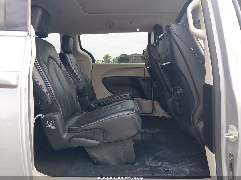 2019 Chrysler Pacifica VIN 2C4RC1GG0KR604020 IAAI salvage auction — SIDE, Salvage (Ohio), sold $6,200 on 2026-07-26 (photo 8)