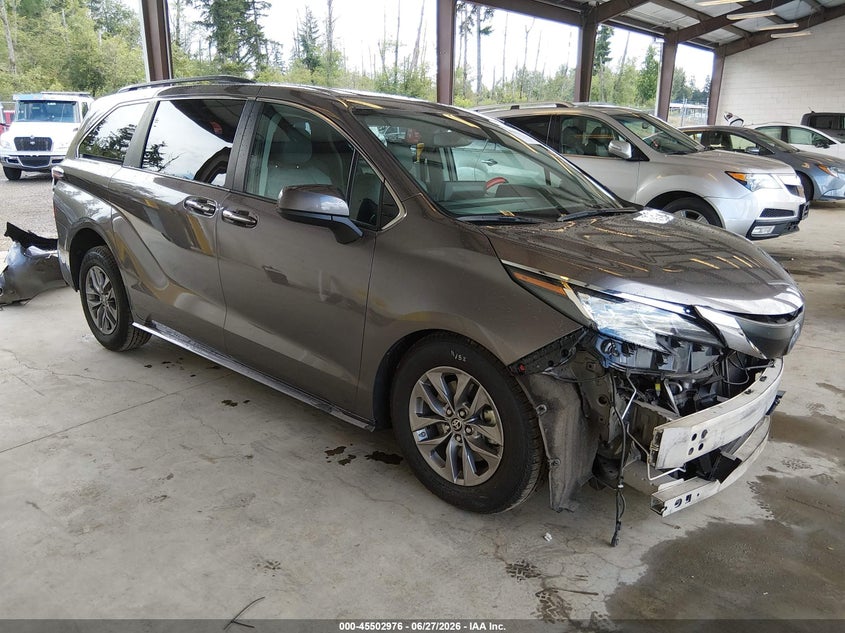 2023 Toyota Sienna VIN 5TDYRKEC7PS155353 IAAI salvage auction — FRONT END, Salvage Title, sold $15,000 on 2026-08-20 (photo 1)