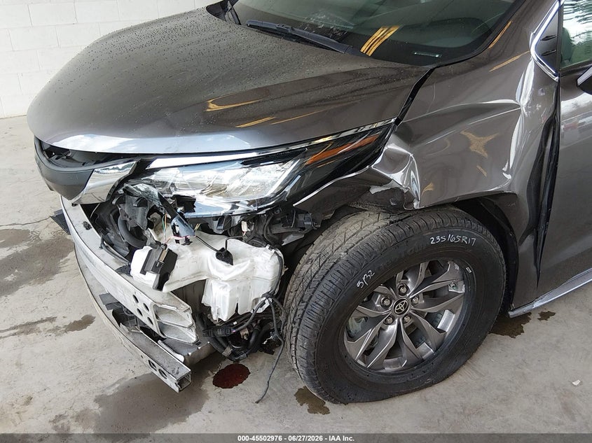 2023 Toyota Sienna VIN 5TDYRKEC7PS155353 IAAI salvage auction — FRONT END, Salvage Title, sold $15,000 on 2026-08-20 (photo 6)