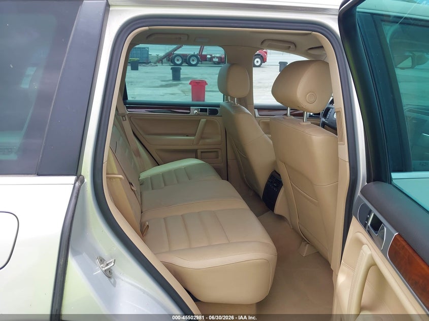 2008 Volkswagen Touareg VIN WVGBE77L88D050454 IAAI salvage auction — FRONT END, Clear - Dealer Only (California), sold $2,450 on 2026-07-08 (photo 8)