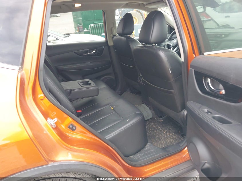 2017 Nissan Rogue VIN 5N1ET2MV6HC768246 IAAI salvage auction — REAR END, Salvage Title, sold $3,300 on 2026-07-31 (photo 8)