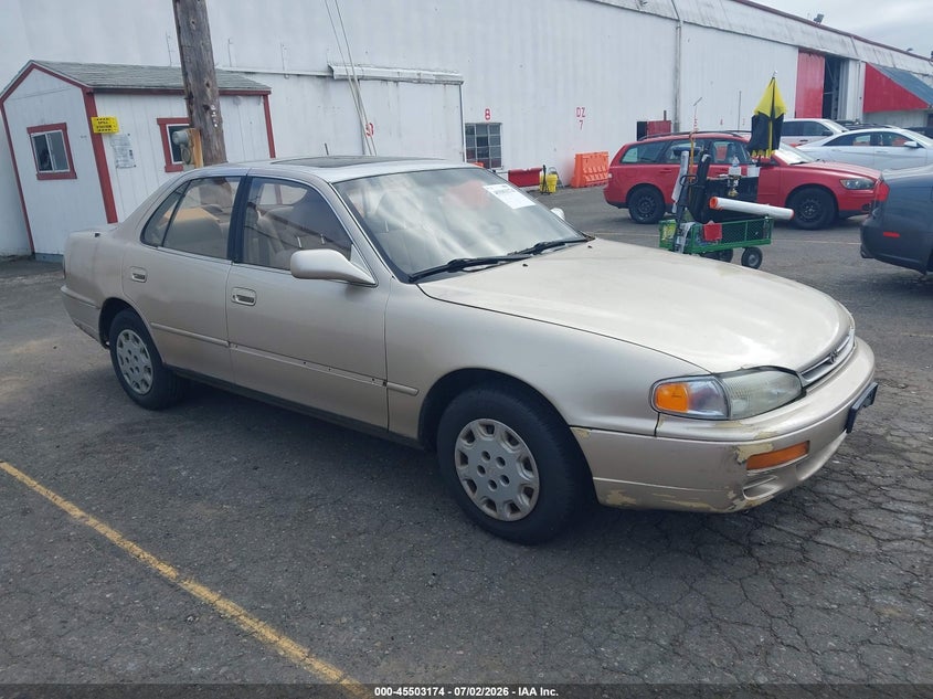 1995 Toyota Camry VIN JT2SK12E8S0279887 IAAI salvage auction — NORMAL WEAR, Clear-Dealer Only (Oregon), sold $100 on 2026-07-09 (photo 1)