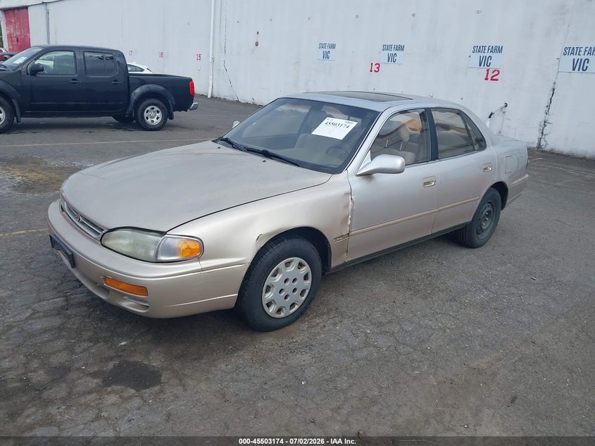 1995 Toyota Camry VIN JT2SK12E8S0279887 IAAI salvage auction — NORMAL WEAR, Clear-Dealer Only (Oregon), sold $100 on 2026-07-09 (photo 2)
