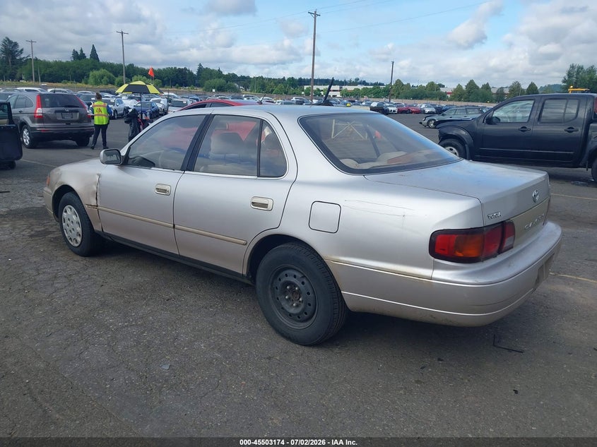 1995 Toyota Camry VIN JT2SK12E8S0279887 IAAI salvage auction — NORMAL WEAR, Clear-Dealer Only (Oregon), sold $100 on 2026-07-09 (photo 3)