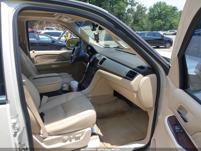 2007 Cadillac Escalade esv VIN 1GYFK66887R411389 IAAI salvage auction — NORMAL WEAR, Clear (Pennsylvania), sold $475 on 2026-07-07 (photo 5)