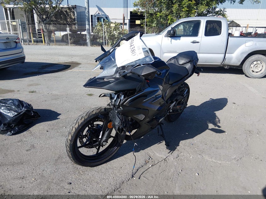 2025 Kawasaki Ninja VIN ML5EXGJ16SDA49553 IAAI salvage auction — ALL OVER, Salvage (California), sold $875 on 2026-07-28 (photo 2)