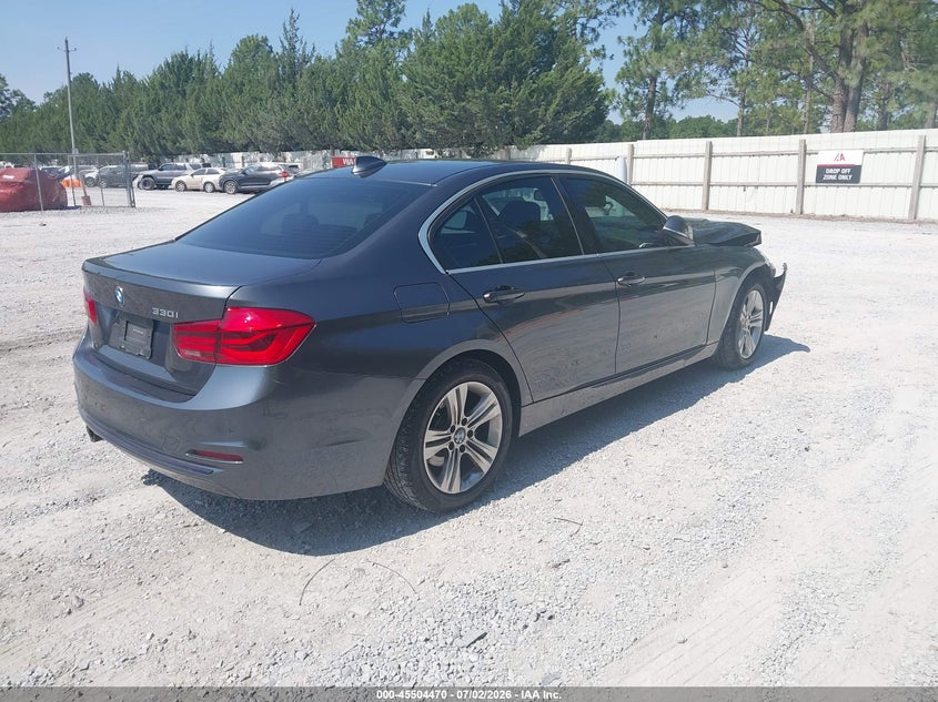 2017 BMW 3er VIN WBA8D9G37HNU64801 IAAI salvage auction — FRONT END, Salvage Title, sold $5,000 on 2026-08-21 (photo 4)