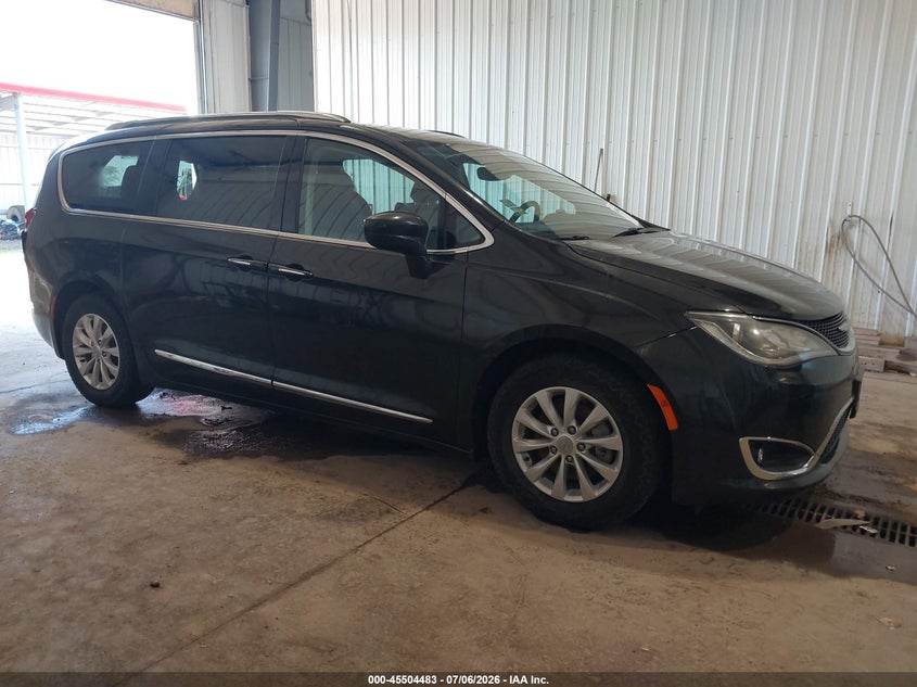 2018 Chrysler Pacifica VIN 2C4RC1BG4JR109163 IAAI salvage auction — RIGHT REAR, Regular (South Dakota), sold $6,100 on 2026-08-21 (photo 1)