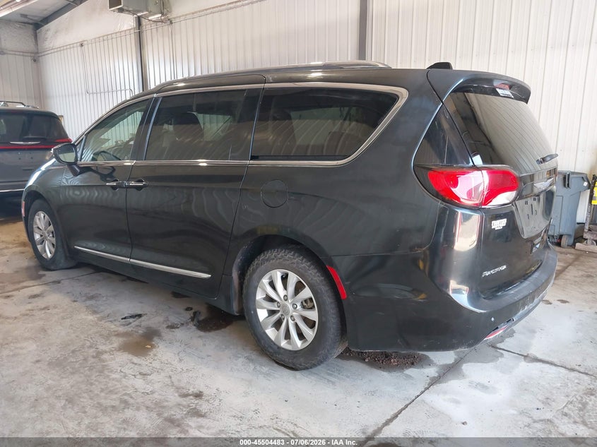 2018 Chrysler Pacifica VIN 2C4RC1BG4JR109163 IAAI salvage auction — RIGHT REAR, Regular (South Dakota), sold $6,100 on 2026-08-21 (photo 3)