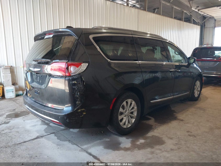 2018 Chrysler Pacifica VIN 2C4RC1BG4JR109163 IAAI salvage auction — RIGHT REAR, Regular (South Dakota), sold $6,100 on 2026-08-21 (photo 4)