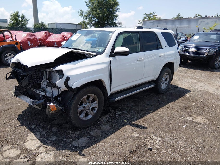 2021 Toyota 4runner VIN JTEMU5JR8M5958940 IAAI salvage auction — FRONT END, Salvage Title, sold $13,150 on 2026-08-21 (photo 2)