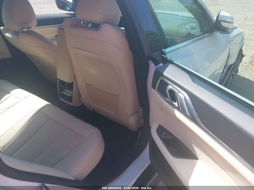 2022 BMW 4er VIN WBA63AV00NFM80008 IAAI salvage auction — RIGHT FRONT, Salvage (Pennsylvania), sold $13,950 on 2026-07-28 (photo 8)