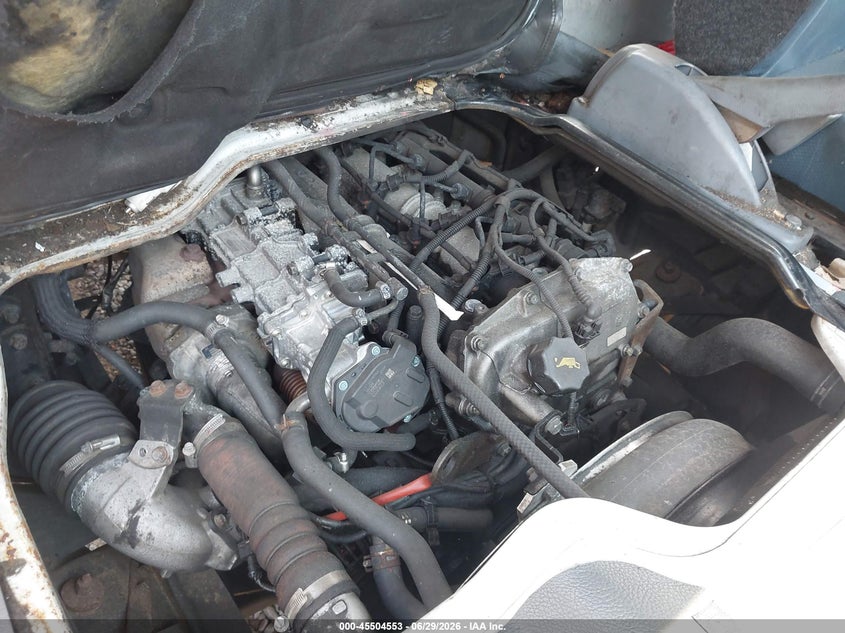 2017 Mitsubishi Fec72w VIN JL6BPK1A9HK002845 IAAI salvage auction — LEFT & RIGHT, Clear (New Jersey), sold $2,000 on 2026-07-08 (photo 9)