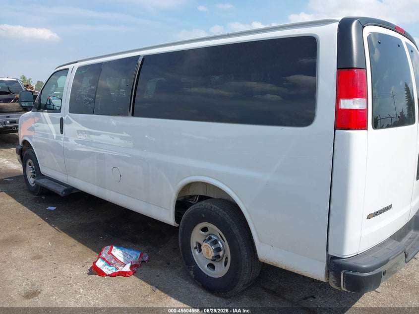 2025 Chevrolet Express VIN 1GAZGPFP1S1255018 IAAI salvage auction — Burn Interior, Clear (Florida), sold $25,250 on 2026-07-30 (photo 3)