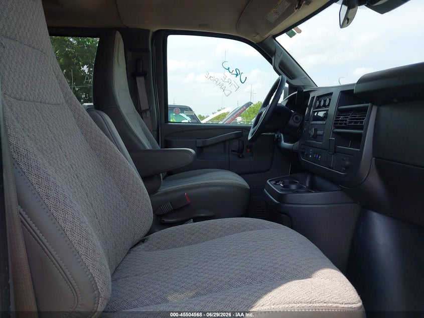 2025 Chevrolet Express VIN 1GAZGPFP1S1255018 IAAI salvage auction — Burn Interior, Clear (Florida), sold $25,250 on 2026-07-23 (photo 5)