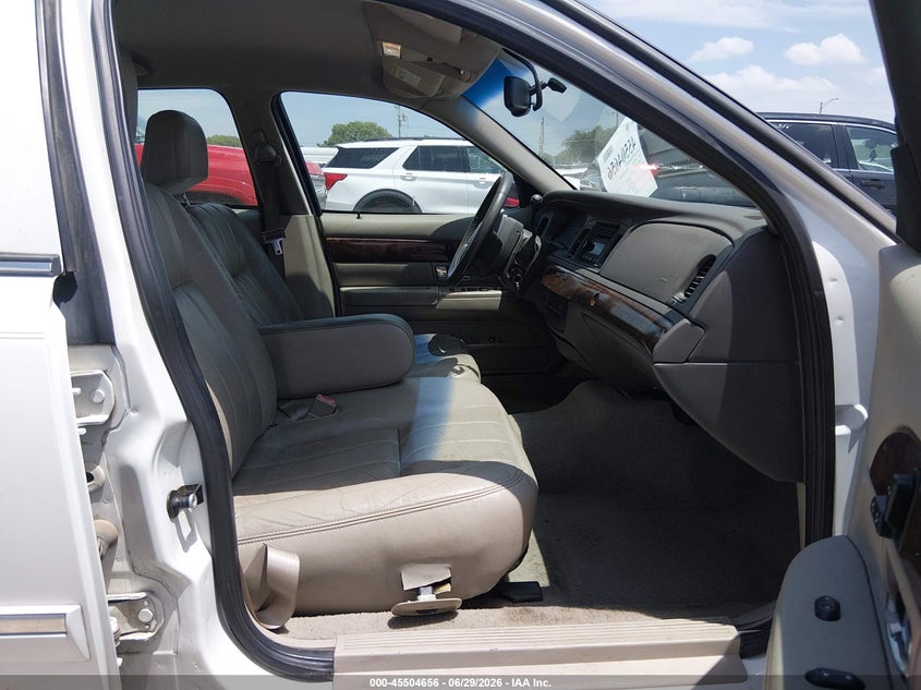 2008 Mercury Grand marquis VIN 2MEFM75V28X623353 IAAI salvage auction — FRONT END, Salvage (Kansas), sold $350 on 2026-07-24 (photo 5)