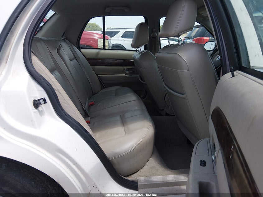 2008 Mercury Grand marquis VIN 2MEFM75V28X623353 IAAI salvage auction — FRONT END, Salvage (Kansas), sold $350 on 2026-07-23 (photo 8)