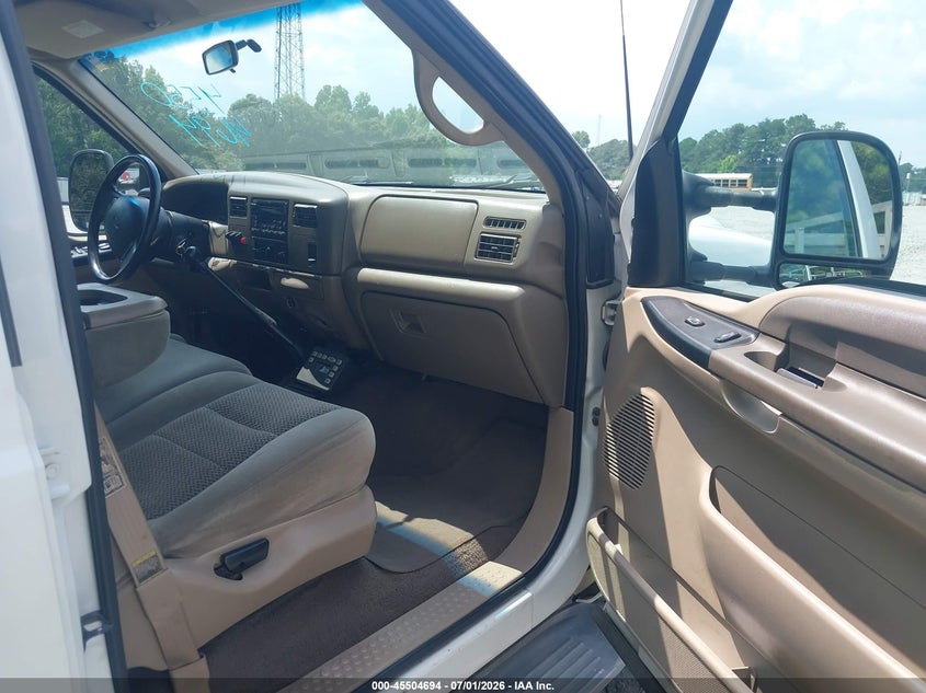 2001 Ford F-450 VIN 1FDXW46F01EC31951 IAAI salvage auction — REPOSSESSION, Enterprise Vehicles Clear Only (Georgia), sold $7,500 on 2026-07-21 (photo 5)