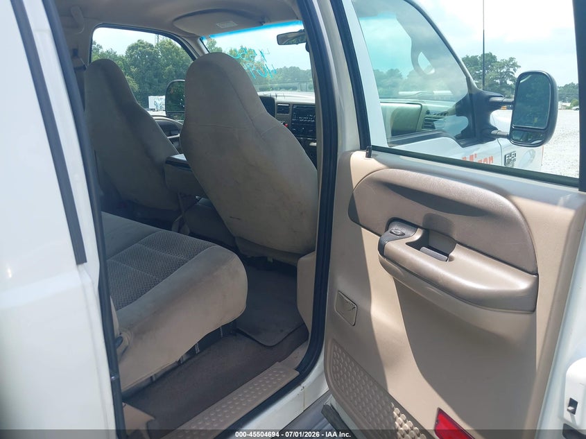 2001 Ford F-450 VIN 1FDXW46F01EC31951 IAAI salvage auction — REPOSSESSION, Enterprise Vehicles Clear Only (Georgia), sold $7,500 on 2026-07-21 (photo 8)