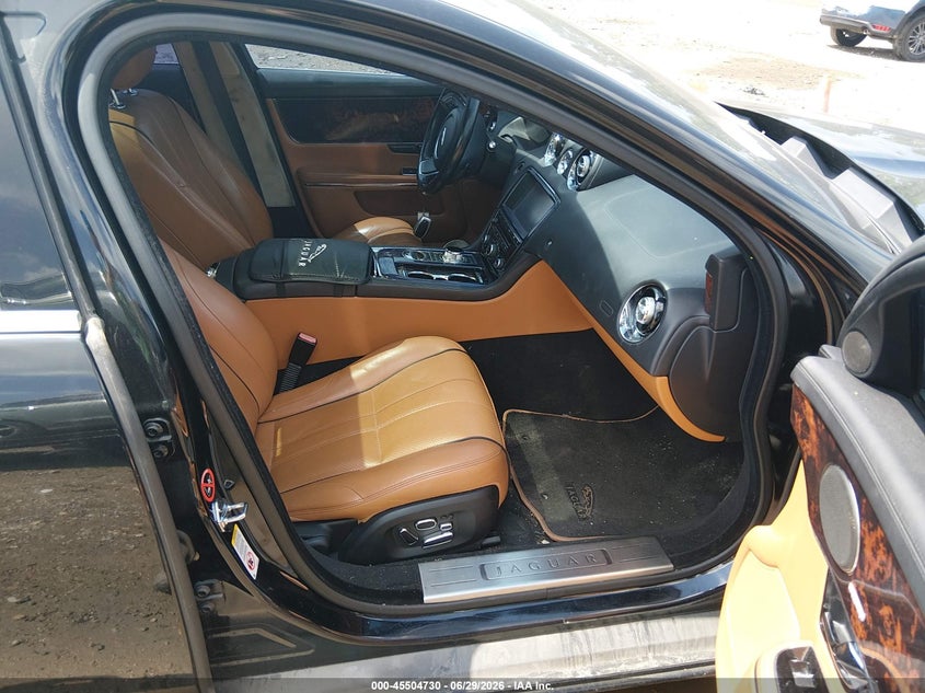 2011 Jaguar Xj series VIN SAJWA1GE9BMV02498 IAAI salvage auction — NORMAL WEAR, Original (Ohio), sold $350 on 2026-07-30 (photo 5)