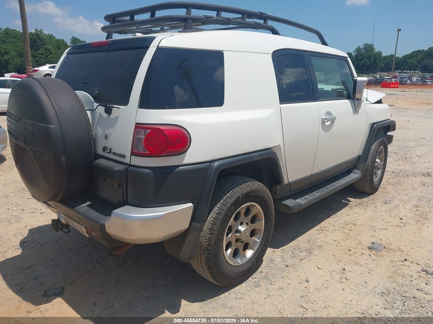 2011 Toyota Fj cruiser VIN JTEBU4BF0BK102147 IAAI salvage auction — FRONT END, Salvage (North Carolina), sold $7,400 on 2026-07-30 (photo 4)