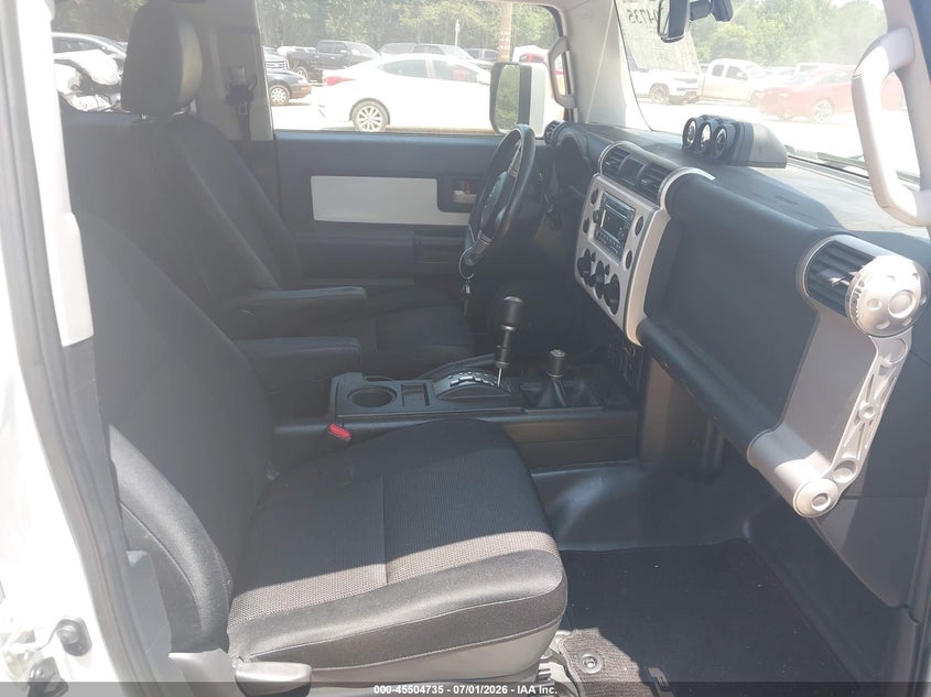 2011 Toyota Fj cruiser VIN JTEBU4BF0BK102147 IAAI salvage auction — FRONT END, Salvage (North Carolina), sold $7,400 on 2026-07-30 (photo 5)